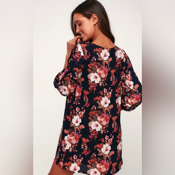 LULUS Shifting Dears Long Sleeved Floral Dress. Size M. Excellent shape. Lined - Picture 3 of 10